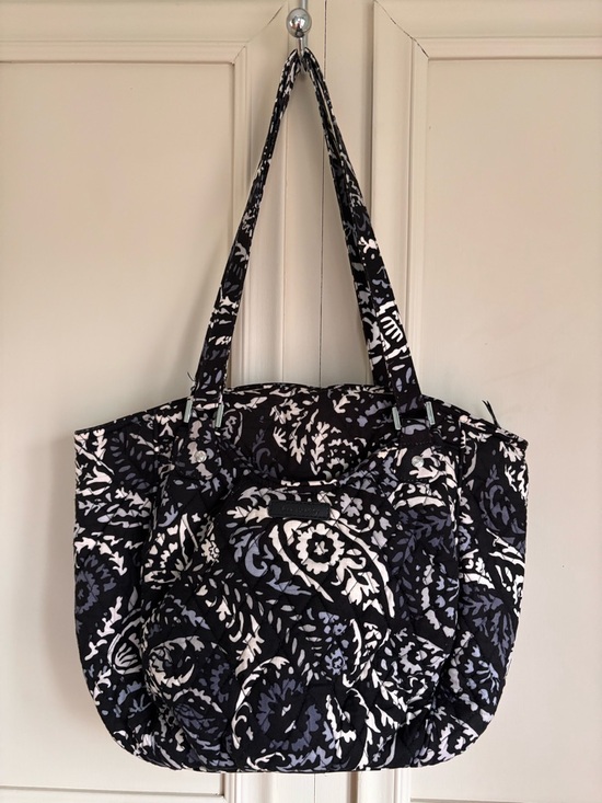 Vera Bradley Handbags - Vera Bradley Glenna Bag